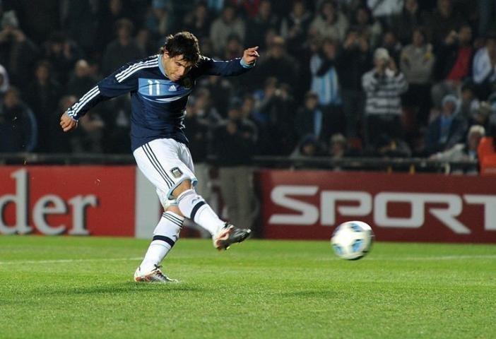 Manchester City e Corinthians desmentem acordo por Tevez