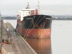 Frota argentino est&aacute; atracado no cais do porto desde 2 de mar&ccedil;o