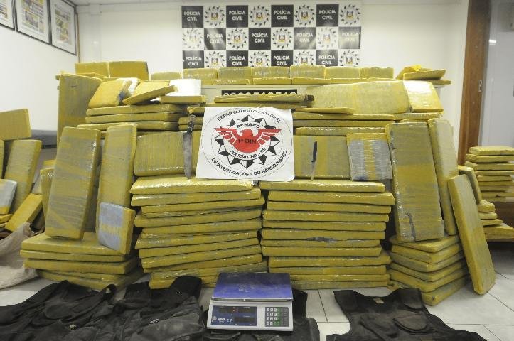 Denarc tenta identificar propriet&aacute;rios de 500 kg de maconha 