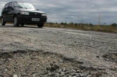 ERS 702, em Piratini, &eacute; uma das estradas recuperadas pelo Governo do Estado entre 2008 e 2010