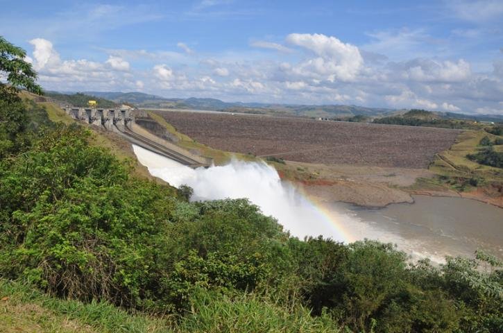 Chuvas obrigam abertura de comportas em hidrel&eacute;tricas