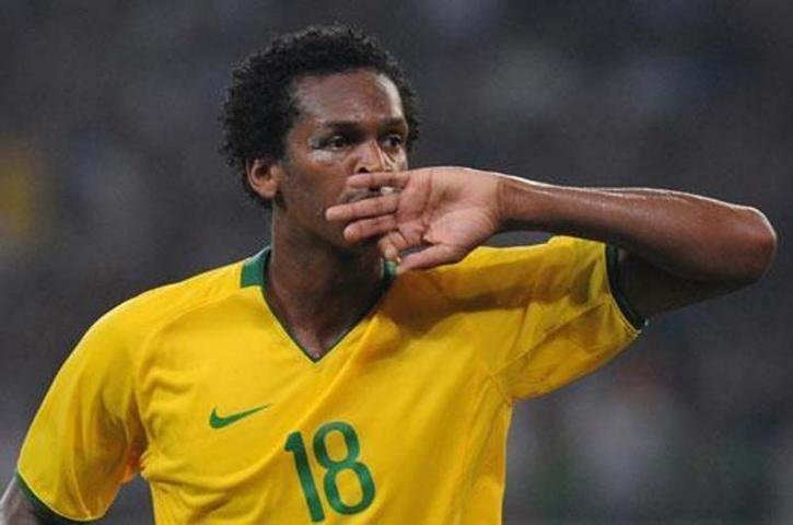 Atacante tamb&eacute;m atuou na Sele&ccedil;&atilde;o
