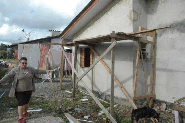 Lucila Camilo aguarda o t&eacute;rmino das obras da nova casa