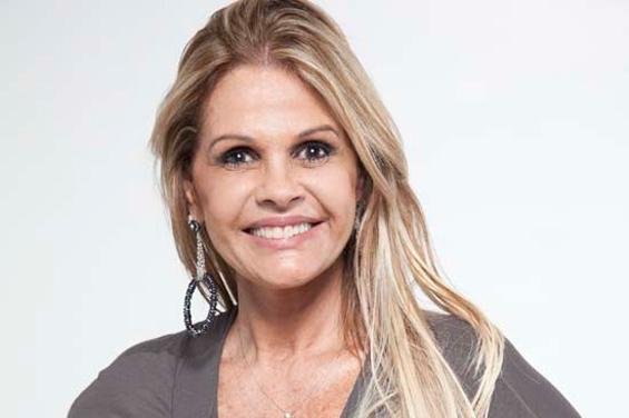 Por escolha do p&uacute;blico, Monique Evans continua na Fazenda