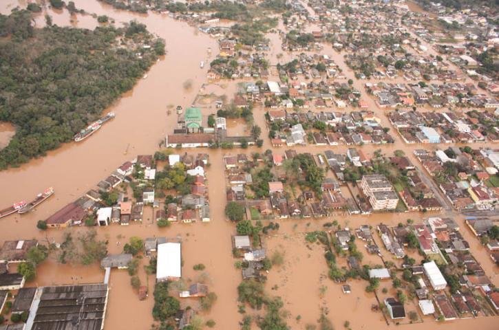 Defesa Civil registra mais de 100 mil afetados pelas chuvas no RS
