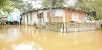 Enchente isola 300 moradores de Canoas