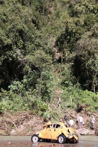 Acidente aconteceu em uma estrada no interior de Canudos do Vale