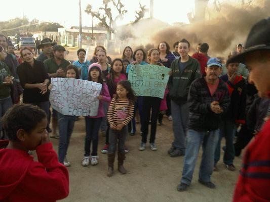 Manifestantes bloqueiam divisa entre Porto Alegre e Viam&atilde;o