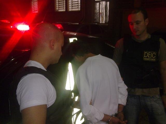 Suspeitos de matar homem a chutes e facadas s&atilde;o presos em Alvorada