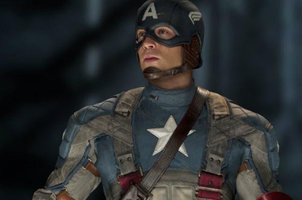 Chris Evans interpreta Capit&atilde;o Am&eacute;rica para o cinema