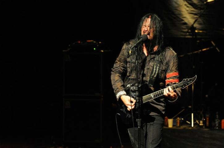 Evergrey apresenta show simples em Porto Alegre