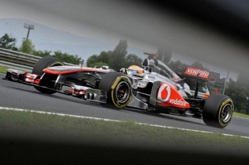 Hamilton lidera primeiro dia de treinos livres na Hungria