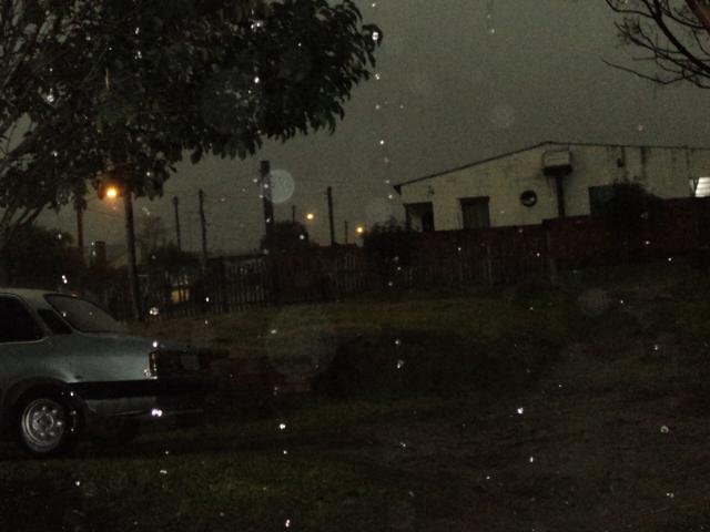 Chuva de granizo provoca estragos a planta&ccedil;&otilde;es em Santana do Livramento 