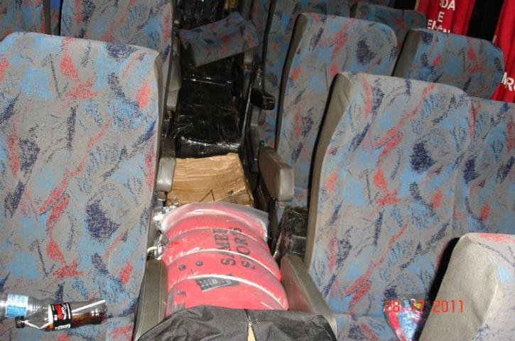 Receita Federal apreende &ocirc;nibus com contrabando do Paraguai
