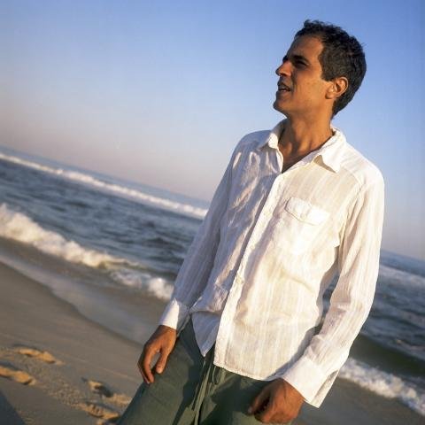 Rodrigo Maranh&atilde;o apresenta CD no Santander Cultural