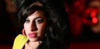  Amy Winehouse volta às paradas com Back to black