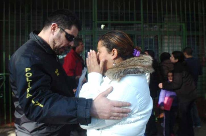 Pais v&atilde;o do desespero ao al&iacute;vio em hospitais ap&oacute;s envenenamento de alunos