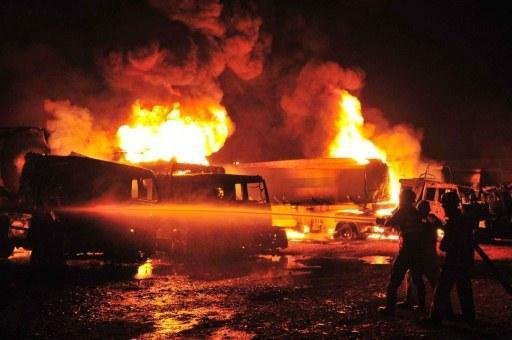 Bomba destr&oacute;i 16 caminh&otilde;es-tanque da Otan no Paquist&atilde;o 