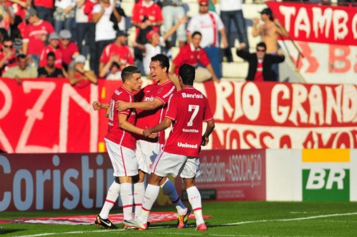 D&acute;Alessandro fez gol e deu passe para Dami&atilde;o marcar o segundo sobre os mineiros