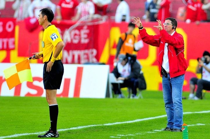  T&eacute;cnico interino do Inter diz que cabe&ccedil;a quente &eacute; compreens&iacute;vel, mas que n&atilde;o deve influenciar o time