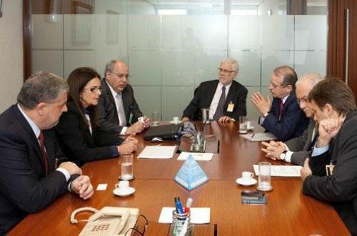 Encontro com a dire&ccedil;&atilde;o da Petrobras, no Rio, para discutir licita&ccedil;&otilde;es