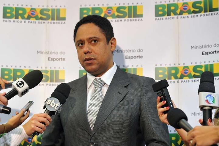 Brasil n&atilde;o sabe quanto custar&aacute; a Copa, diz ministro