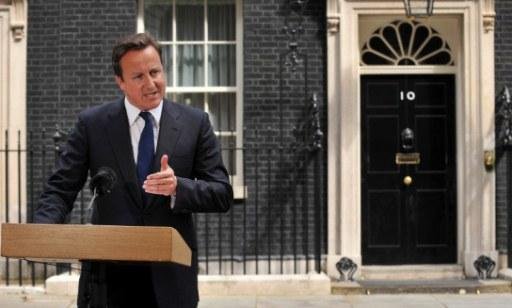 Premi&ecirc; elogia resposta policial a dist&uacute;rbios em Londres