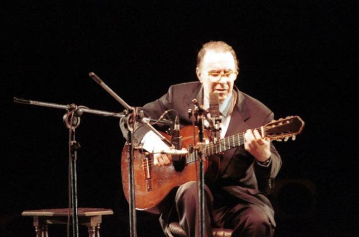 Jo&atilde;o Gilberto far&aacute; show em Porto Alegre em novembro