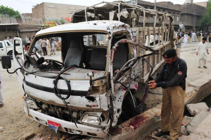 Atentado com bomba deixa cinco mortos na regi&atilde;o de Peshawar, no Paquist&atilde;o