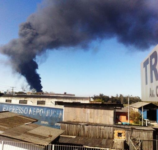 F&aacute;brica da Pirelli em Gravata&iacute; pega fogo