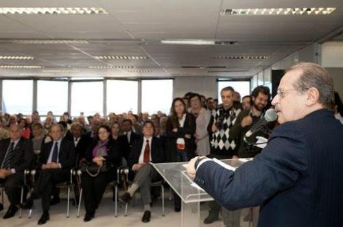 Em discursos, governador Tarso Genro destacou a &acute;refunda&ccedil;&atilde;o do Instituto`