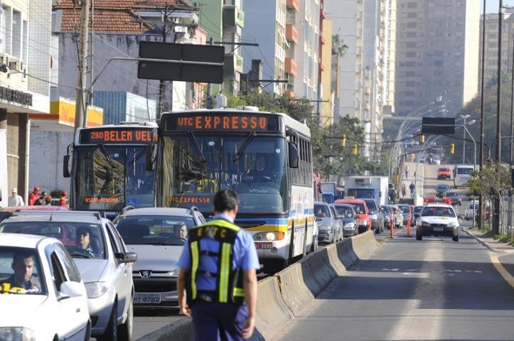 Trecho na avenida Jo&atilde;o Pessoa foi isolado pela EPTC