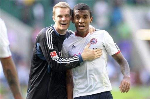 Bayern vence Wolfsburg com gol de Luiz Gustavo no fim