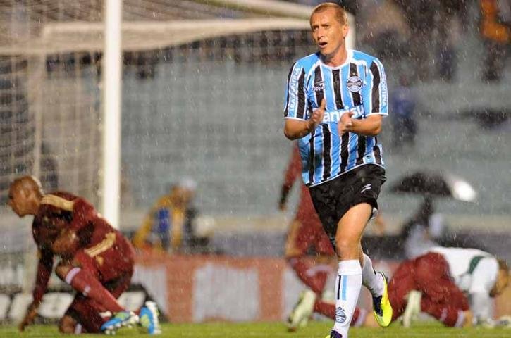 Marquinhos comanda virada e Gr&ecirc;mio volta a vencer contra o Fluminense