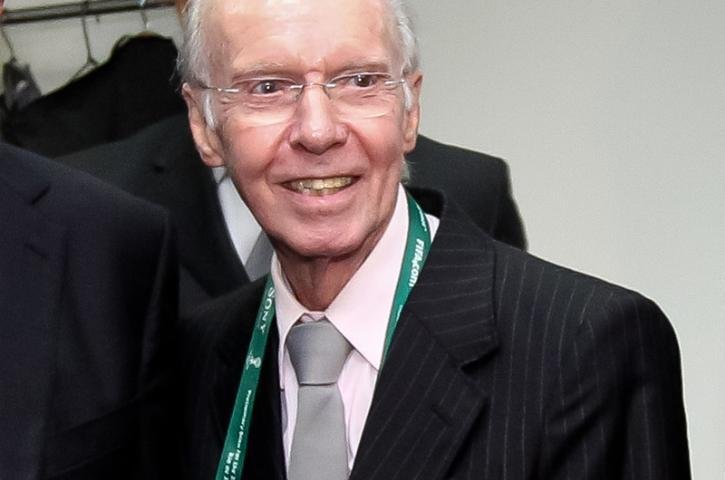 Zagallo: &acute;Gra&ccedil;as a Deus, estou com sa&uacute;de e todo mundo est&aacute; bem&acute;