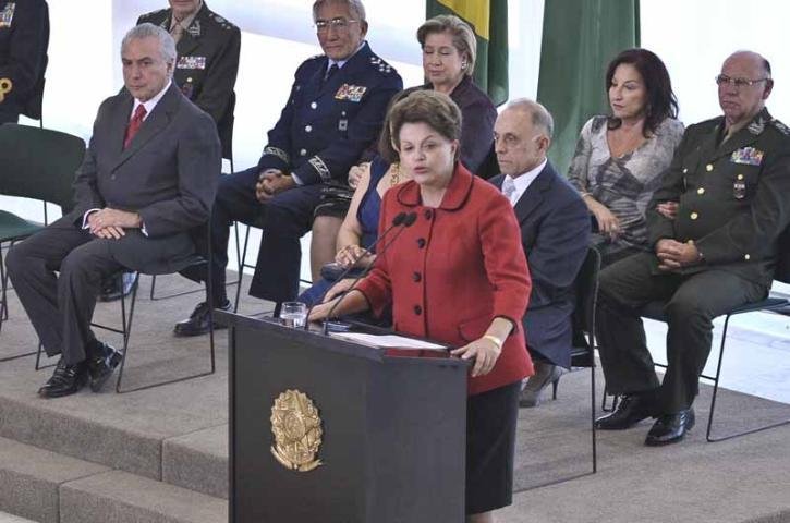 Dilma participou da cerim&ocirc;nia de apresenta&ccedil;&atilde;o de novos oficiais-generais das For&ccedil;as Armadas, nesta ter&ccedil;a