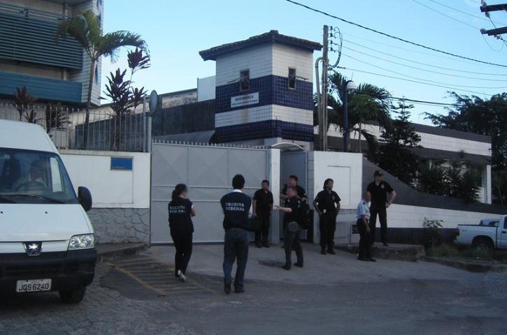 Ao menos 90 auditores da Receita e 500 policiais federais participaram da opera&ccedil;&atilde;o, batizada de Alquimia