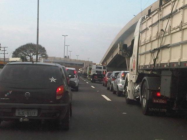 Greve complica o tr&acirc;nsito nas BRs 116 e 290