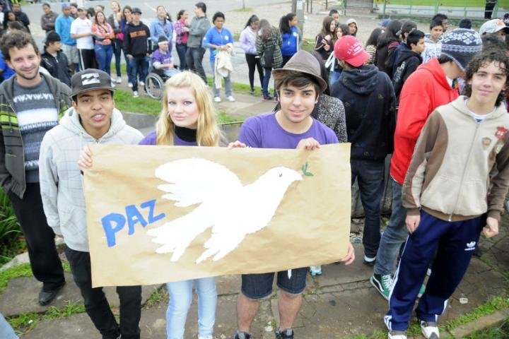 Caminhada pede paz para a zona Norte de Porto Alegre