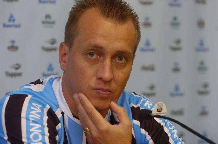 Marquinhos diz que segurar a bola ser&aacute; vital para o Gr&ecirc;mio no calor de Goi&acirc;nia