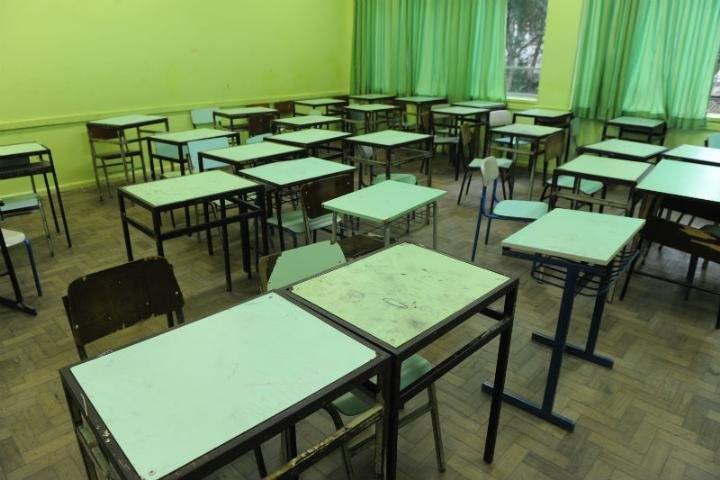 Estado afirma que 20% dos professores deixaram de trabalhar hoje e sindicato contabiliza 60%