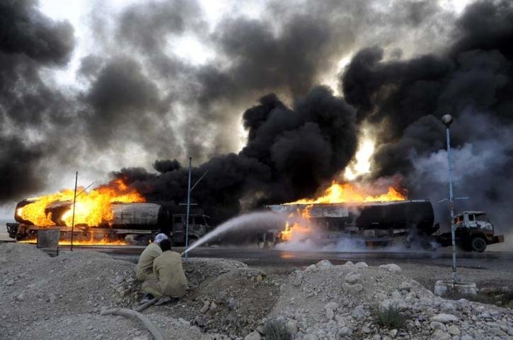 Homens armados atacaram cinco petroleiros nos arredores de Quetta