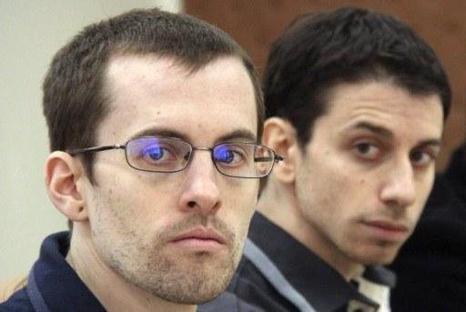 Shane Bauer (E) e Josh Fattal (D), ambos de 29 anos, est&atilde;o detidos h&aacute; dois anos no pa&iacute;s