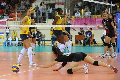 Brasil bate a Tail&acirc;ndia e mant&eacute;m a invencibilidade no Grand Prix
