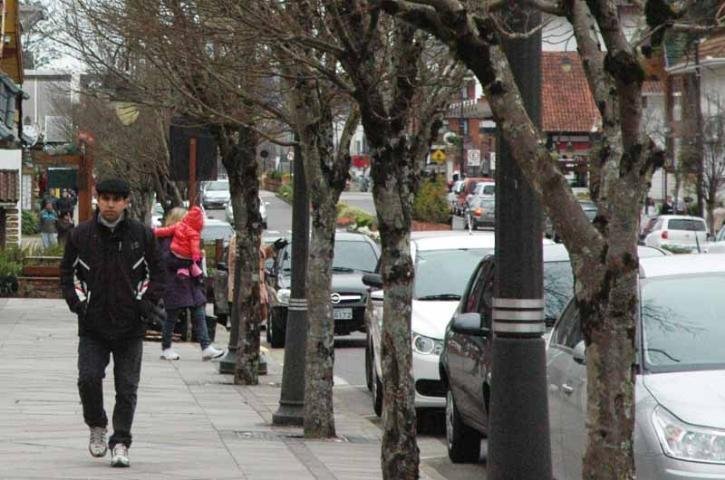 Tarde desta segunda-feira foi gelada no Estado. Em Gramado, fazia 5&ordm;C &agrave;s 16h