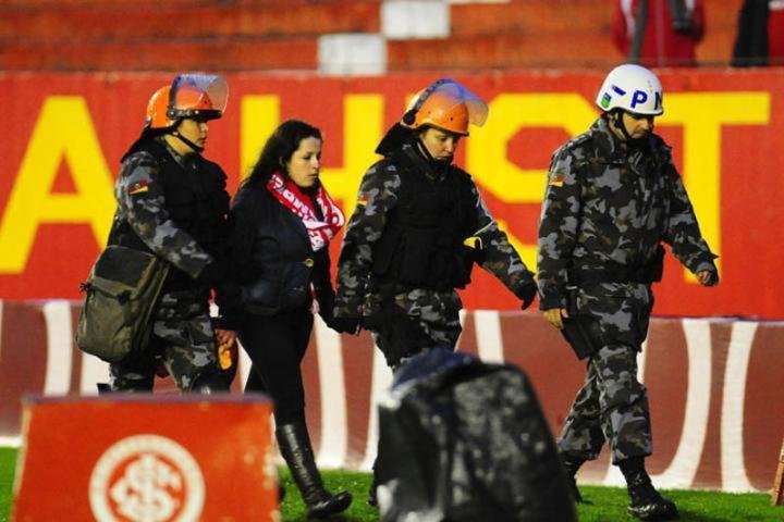 Justi&ccedil;a desportiva absolve Inter por invas&atilde;o de torcedora no Beira-Rio