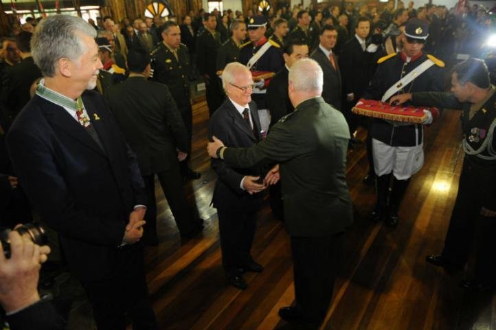 Desembargadores, advogados, integrantes da Infraero, capit&atilde;es e sargentos foram alguns dos homenageados