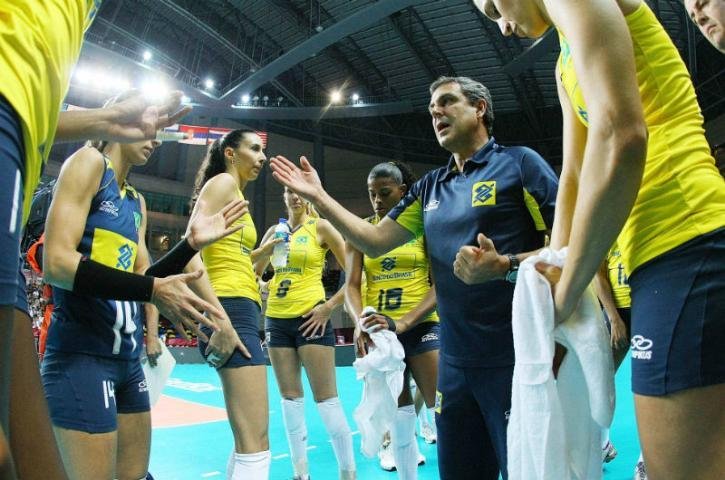 Equipe do t&eacute;cnico Jos&eacute; Roberto Guimar&atilde;es enfrenta a R&uacute;ssia nas semifinais