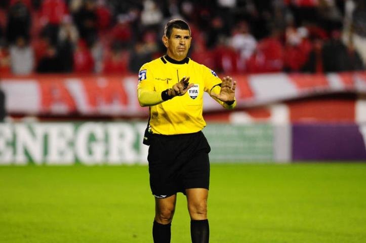 Tenho plena no&ccedil;&atilde;o do que vale um Gre-Nal, diz &aacute;rbitro 