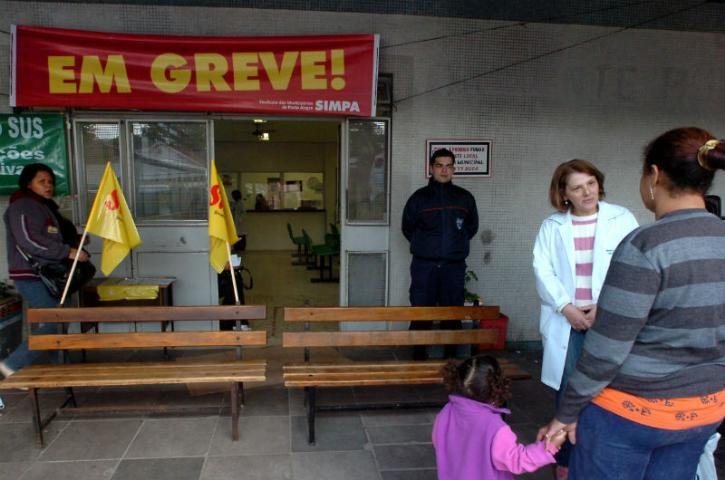 Usu&aacute;rios do SUS reclamam da falta de atendimento devido &agrave; greve